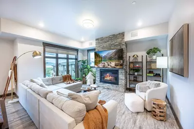 Canyons Village Ski Condo – Blackstone 210