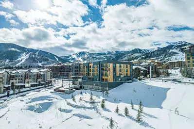 Canyons Village Ski Condo – Canyon Haus 221