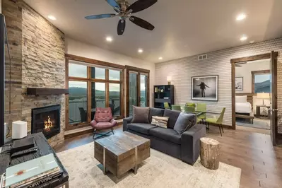 Canyons Village Pet-Friendly Ski Condo – Blackstone Lofts 2B
